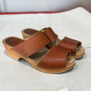 Elegant Tan Leather Women's Sandals